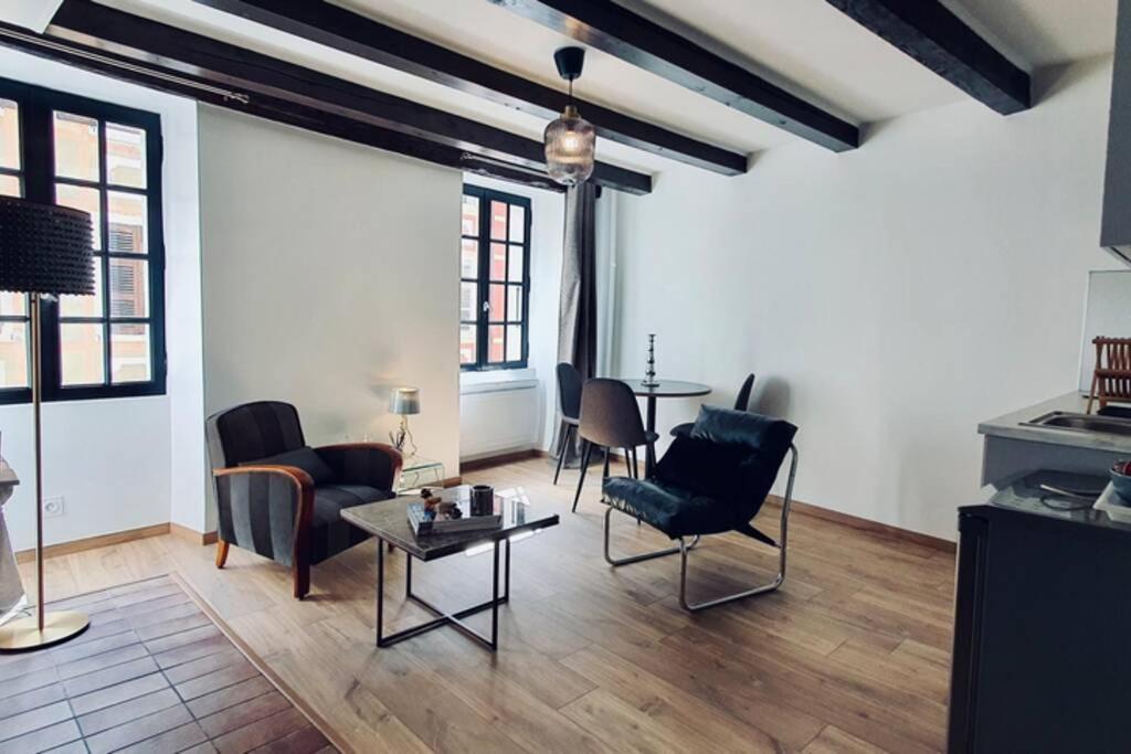 Le Carnot 2 Etoiles Hypercentre Vieille Ville Annecy Exterior foto